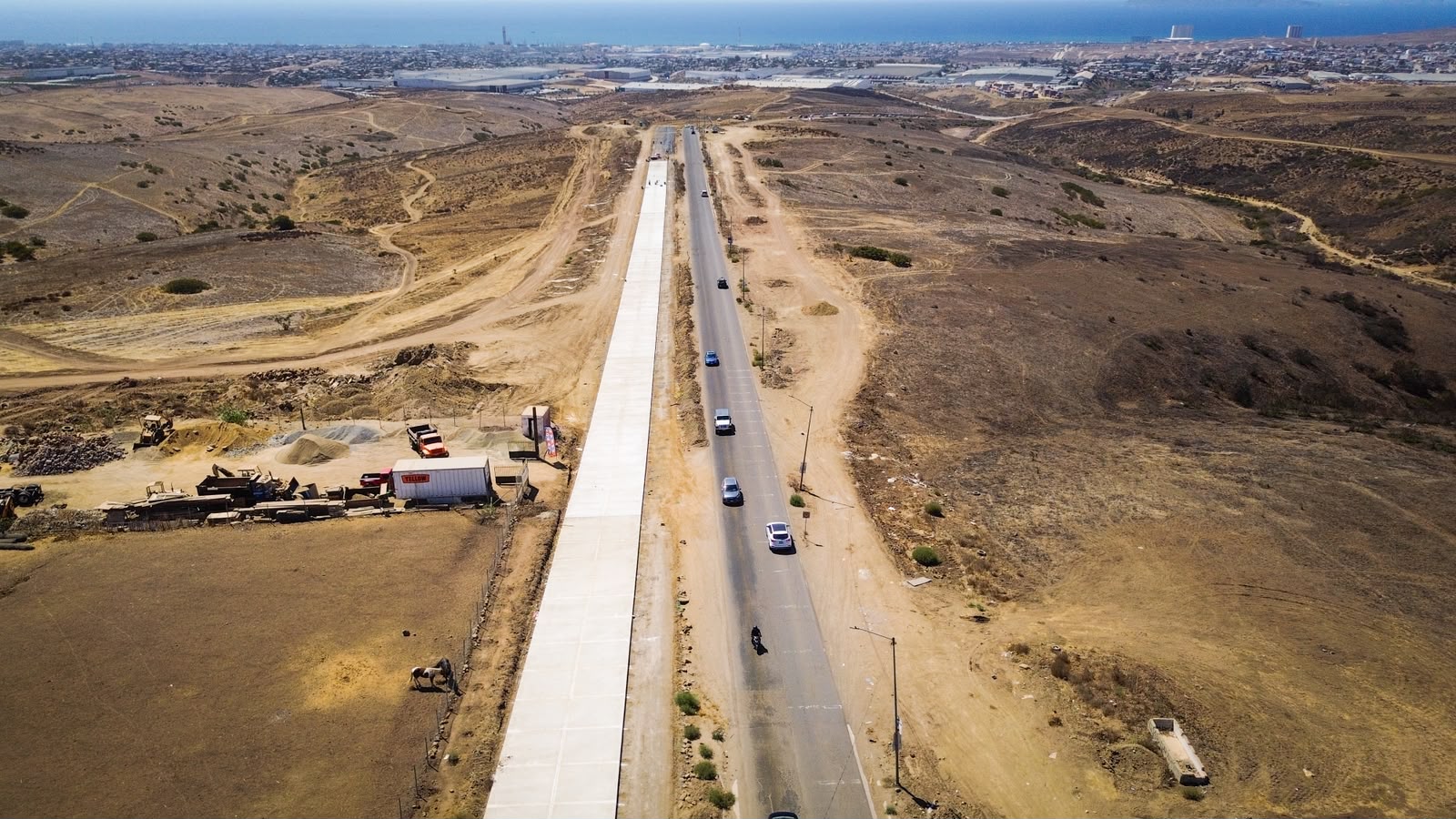 AVANZA SIDURT EN LA AMPLIACIÓN Y PAVIMENTACIÓN DEL BULEVAR REAL DE ROSARITO