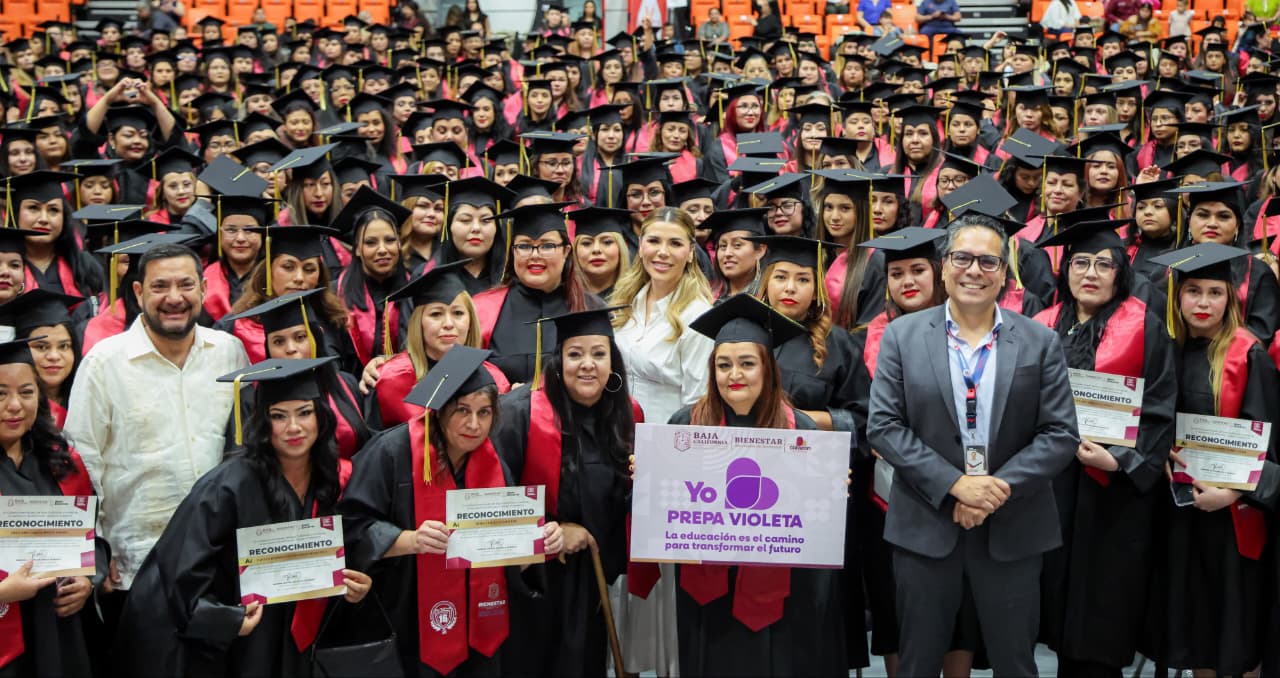 928 mujeres concluyen preparatoria con Tarjeta Violeta en Mexicali